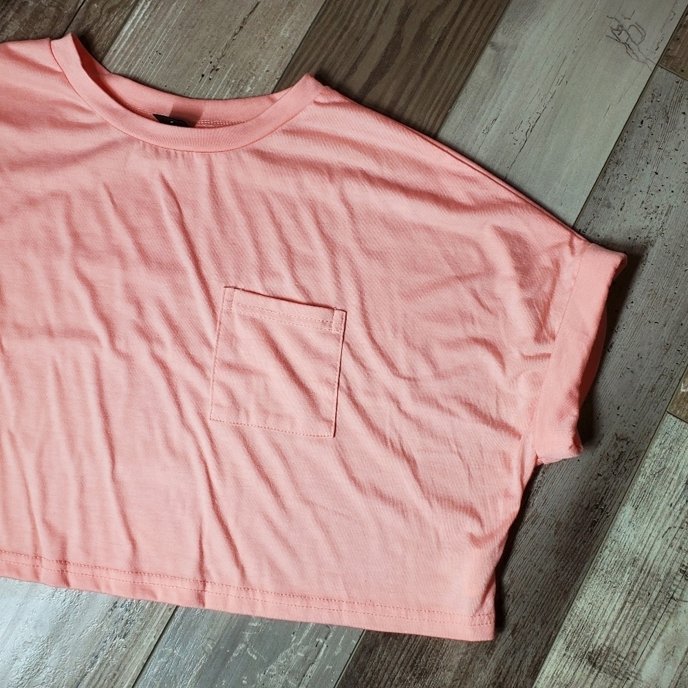 SHEIN Batwing Sleeve Pocket Patched Crop Tee Coral Pink Size Medium NWOT - Picture 13 of 16